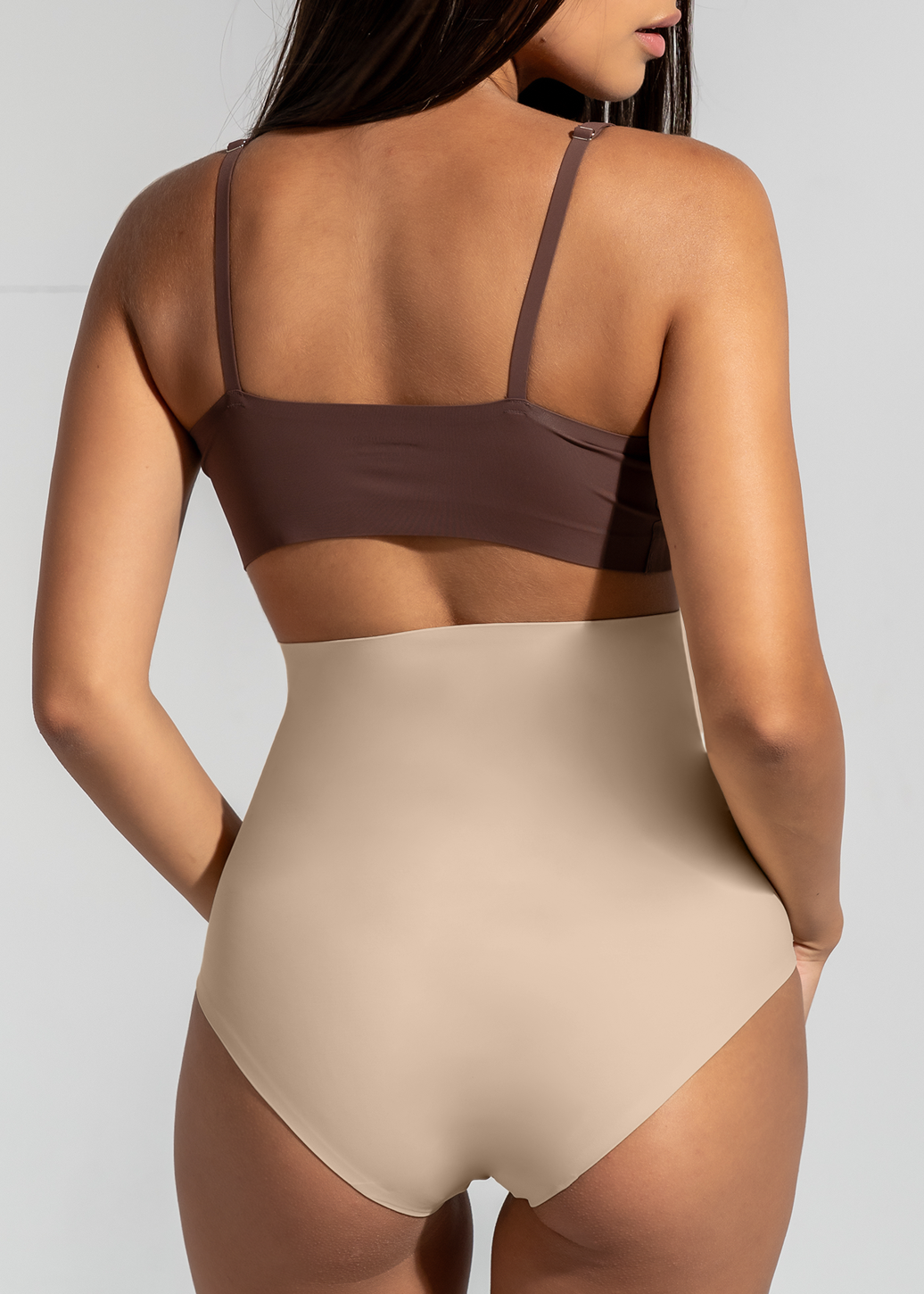 Braguita reductora invisible Nude